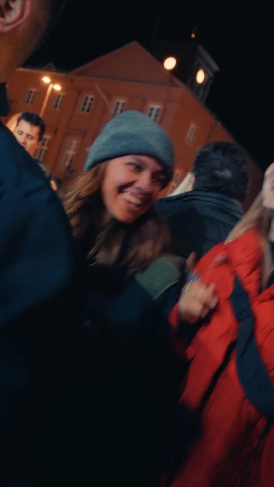Feiernde Besucherin bei Club Live auf dem Stadtfest Karlsruhe